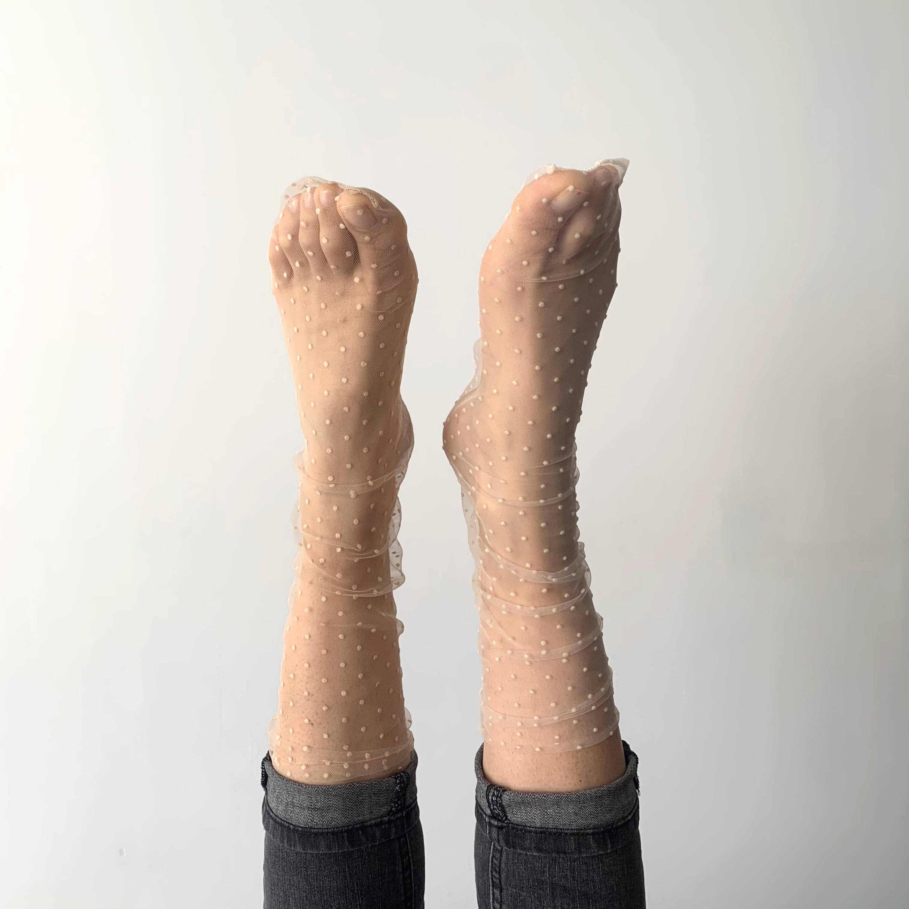 Maëva: White Sheer Sock