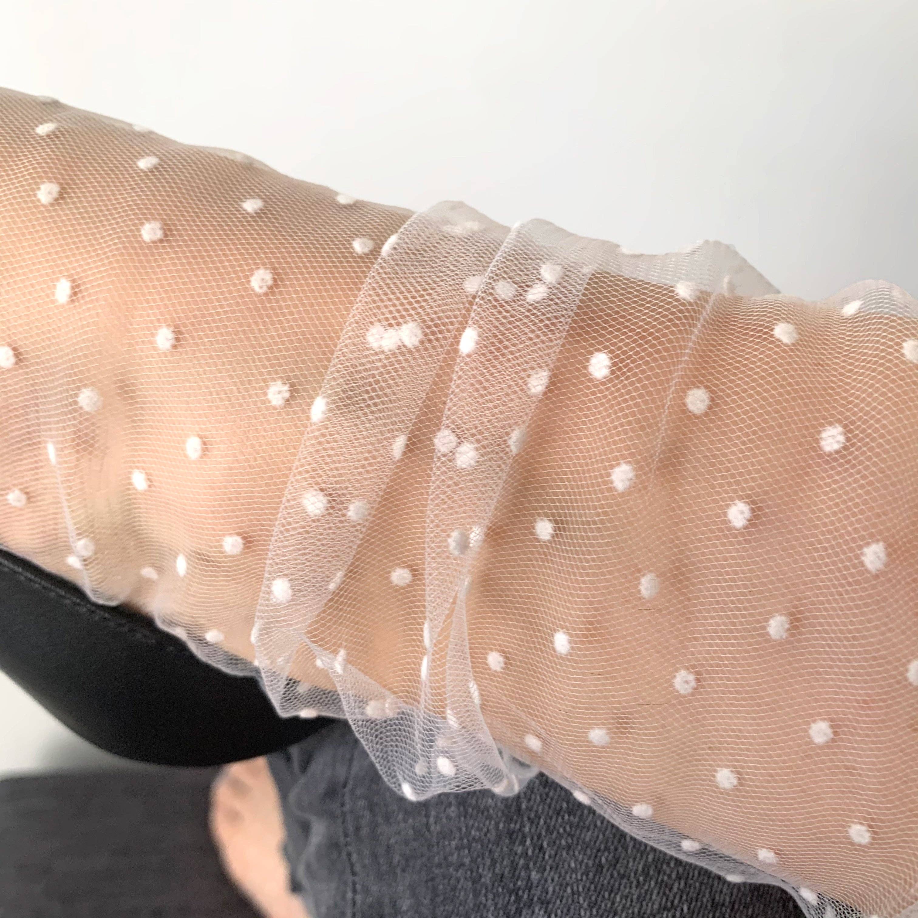 Maëva: White Sheer Sock