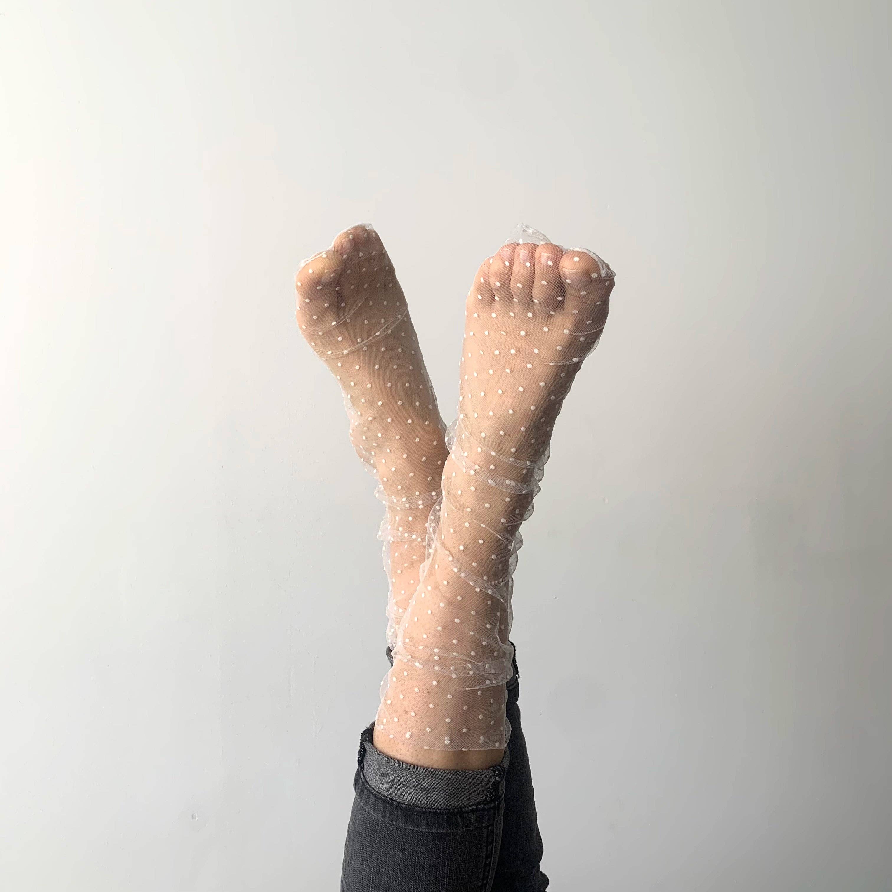 Maëva: White Sheer Sock